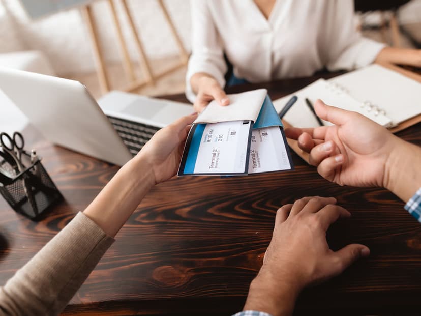 Schengen Visa Help: Should UAE Residents Go Solo or Use a Travel Agency?